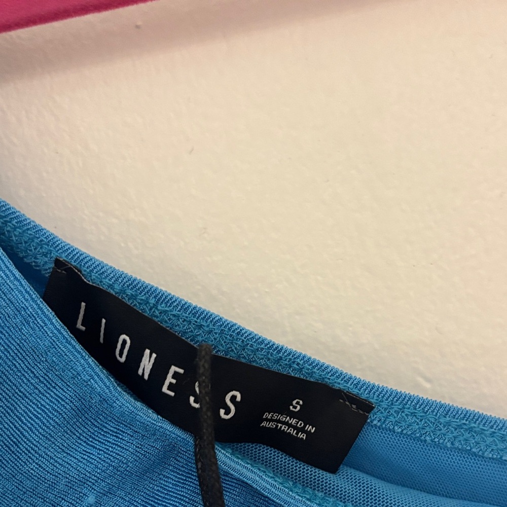 Lioness Vibrant Blue Apparel